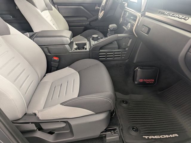 Used 2025 Toyota Tacoma TRD Sport image 32