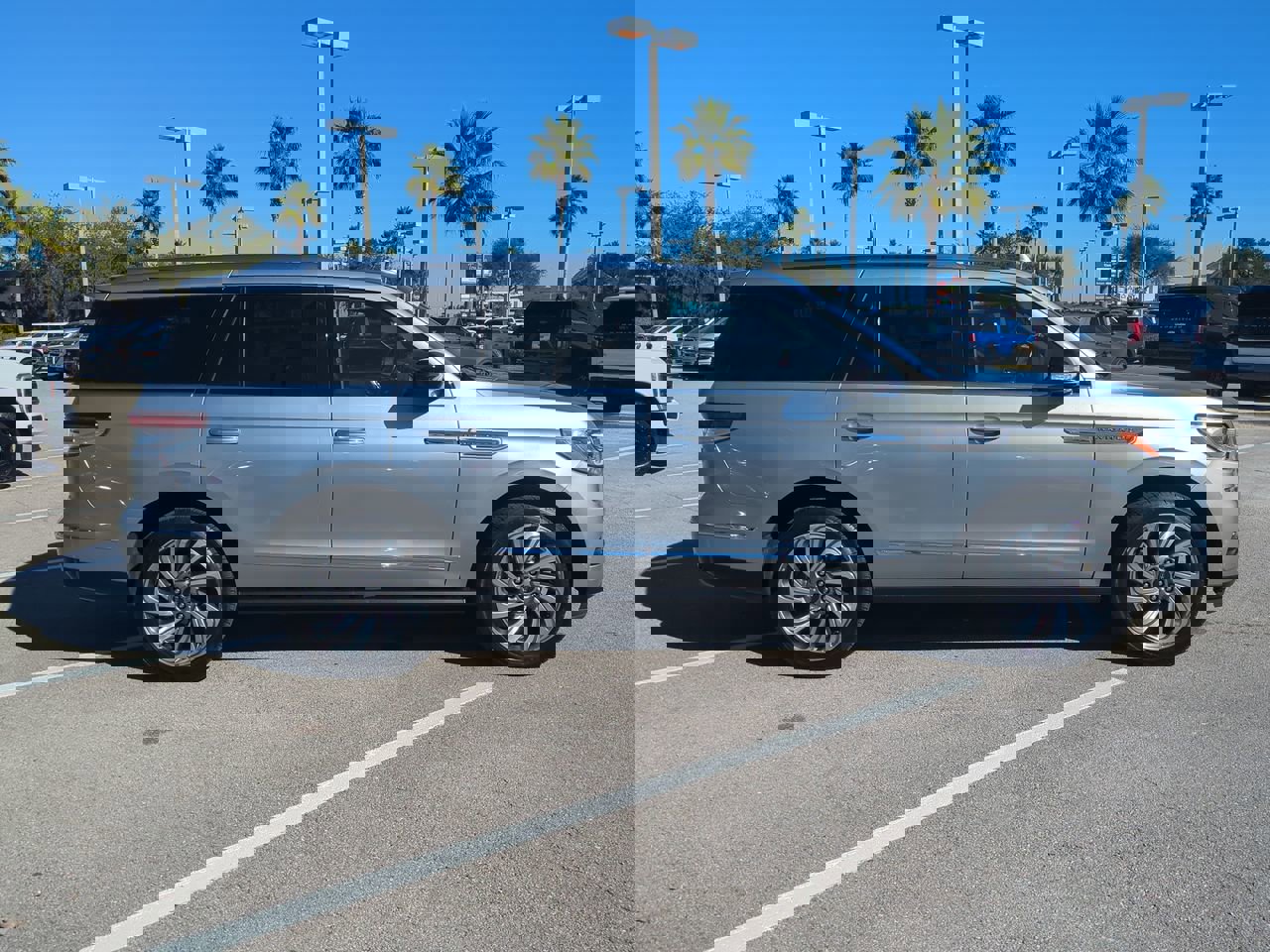 Certified 2023 Lincoln Navigator Reserve image 3