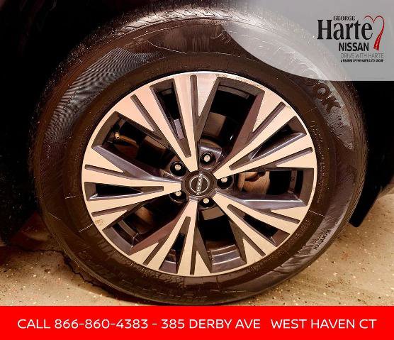 Certified 2022 Nissan Rogue SV w/ SV Premium Package image 15