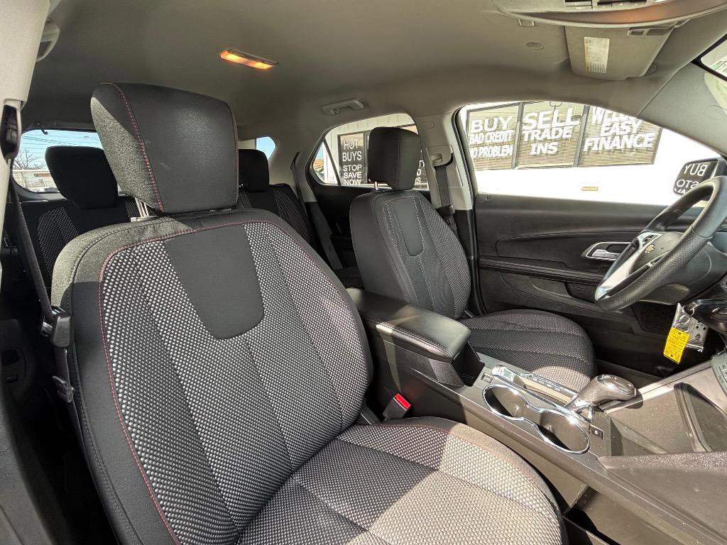 Used 2017 Chevrolet Equinox LT image 33