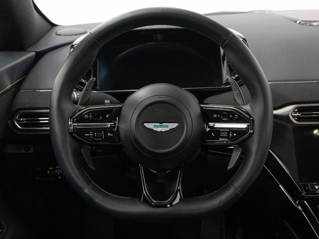 Used 2025 Aston Martin V8 Vantage Coupe image 23