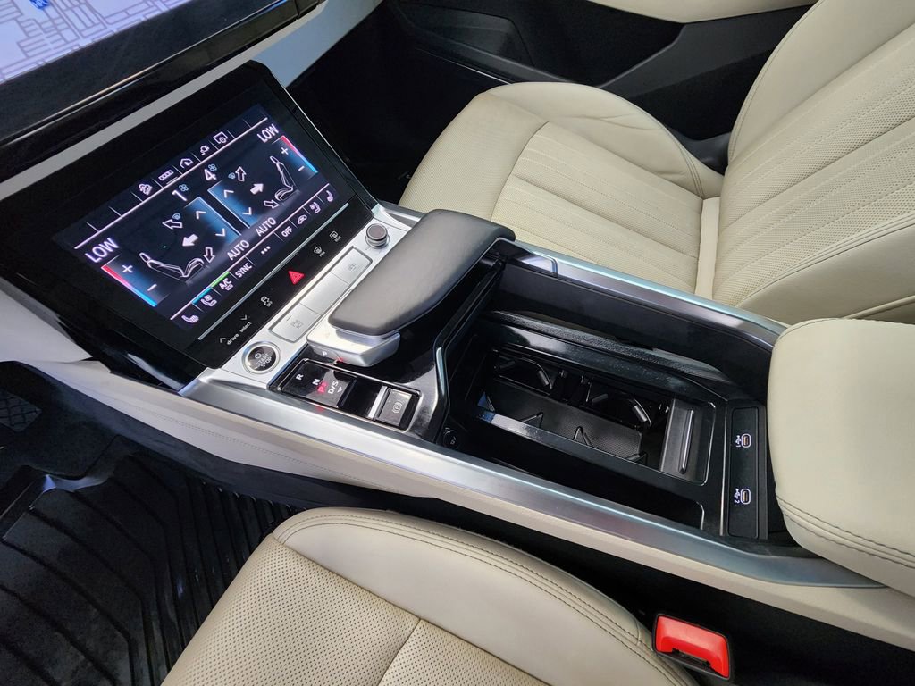 Used 2021 Audi e-tron Premium Plus w/ Premium Plus Package image 20