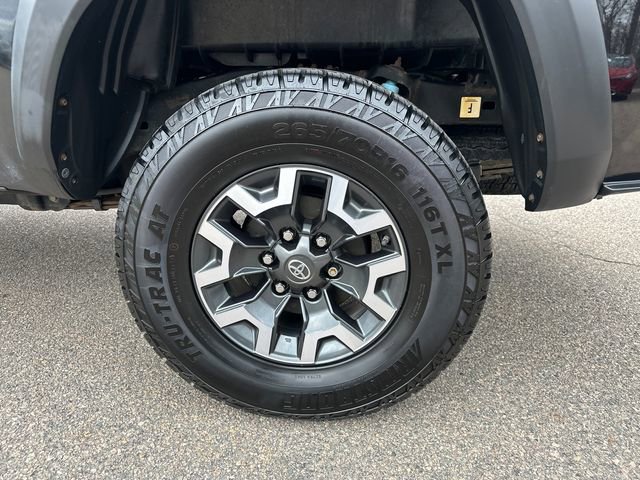 Used 2016 Toyota Tacoma TRD Off-Road w/ Premium & Technology Package image 13