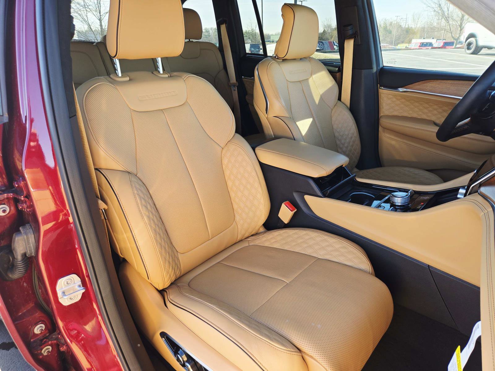 Used 2024 Jeep Grand Cherokee Summit image 17