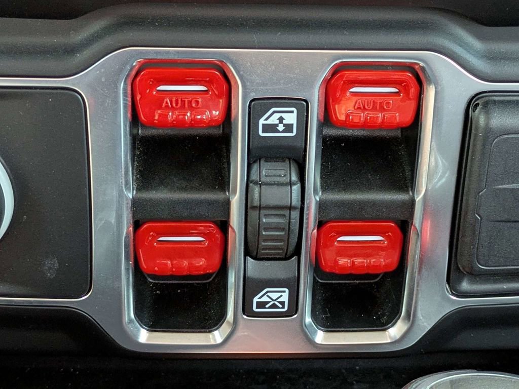 Used 2021 Jeep Wrangler Unlimited Sahara w/ Cold Weather Group AWD/4WD image 20