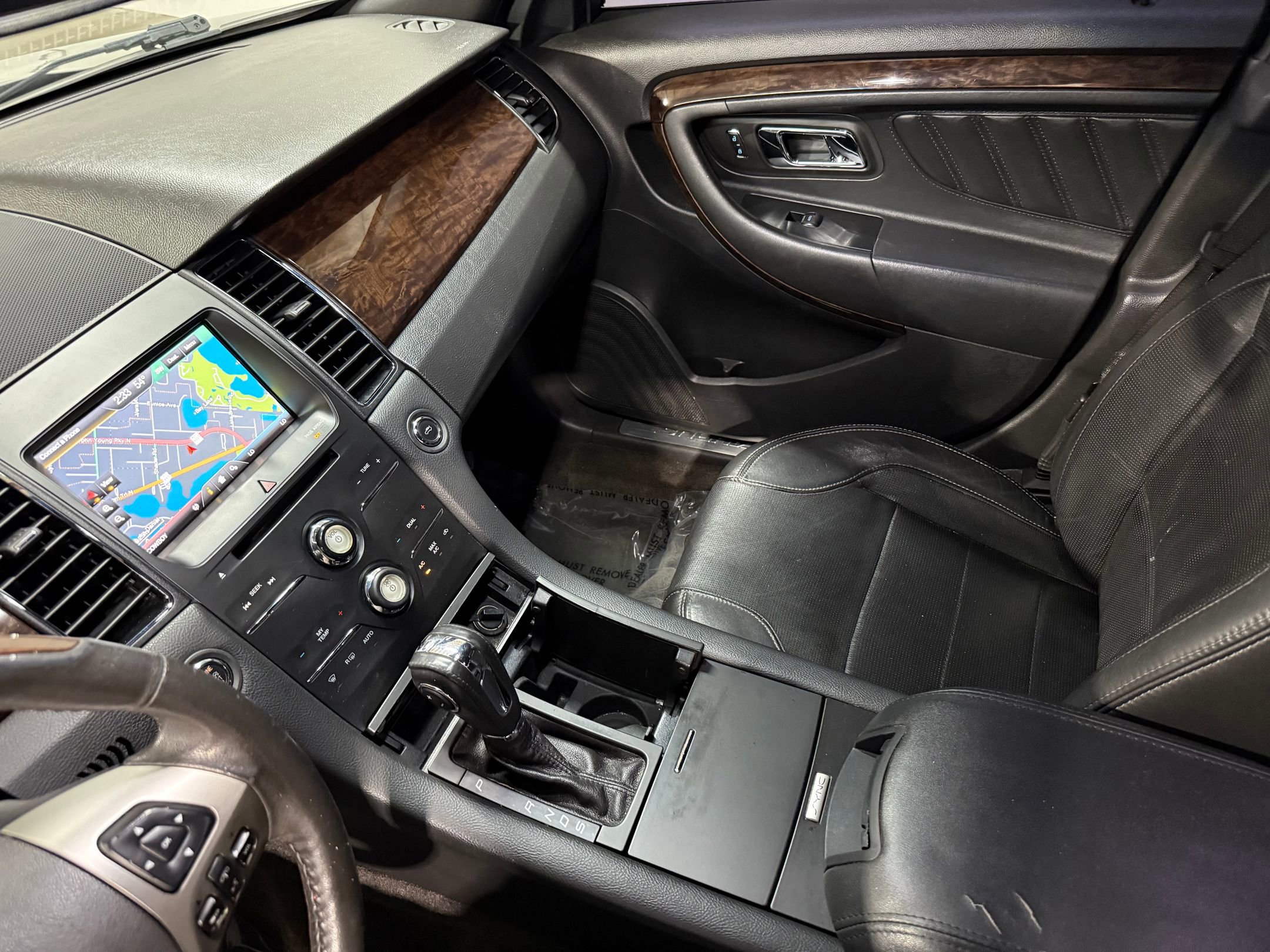 Used 2015 Ford Taurus Limited image 26