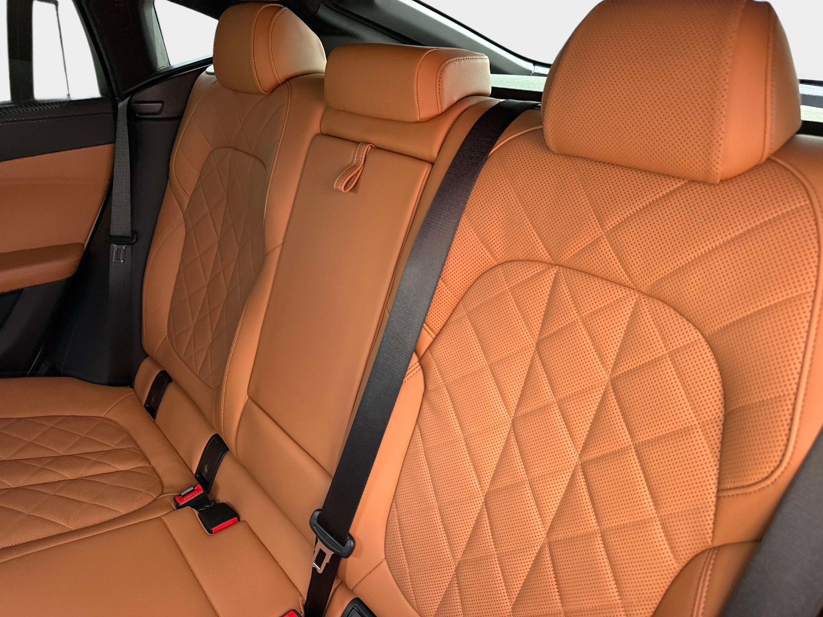 Used 2023 BMW X6 xDrive40i w/ Premium Package image 34