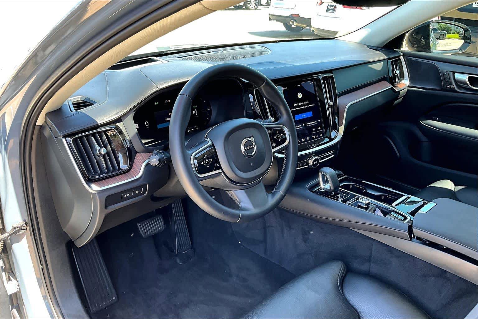Used 2024 Volvo S60 T8 Ultimate AWD/4WD image 18