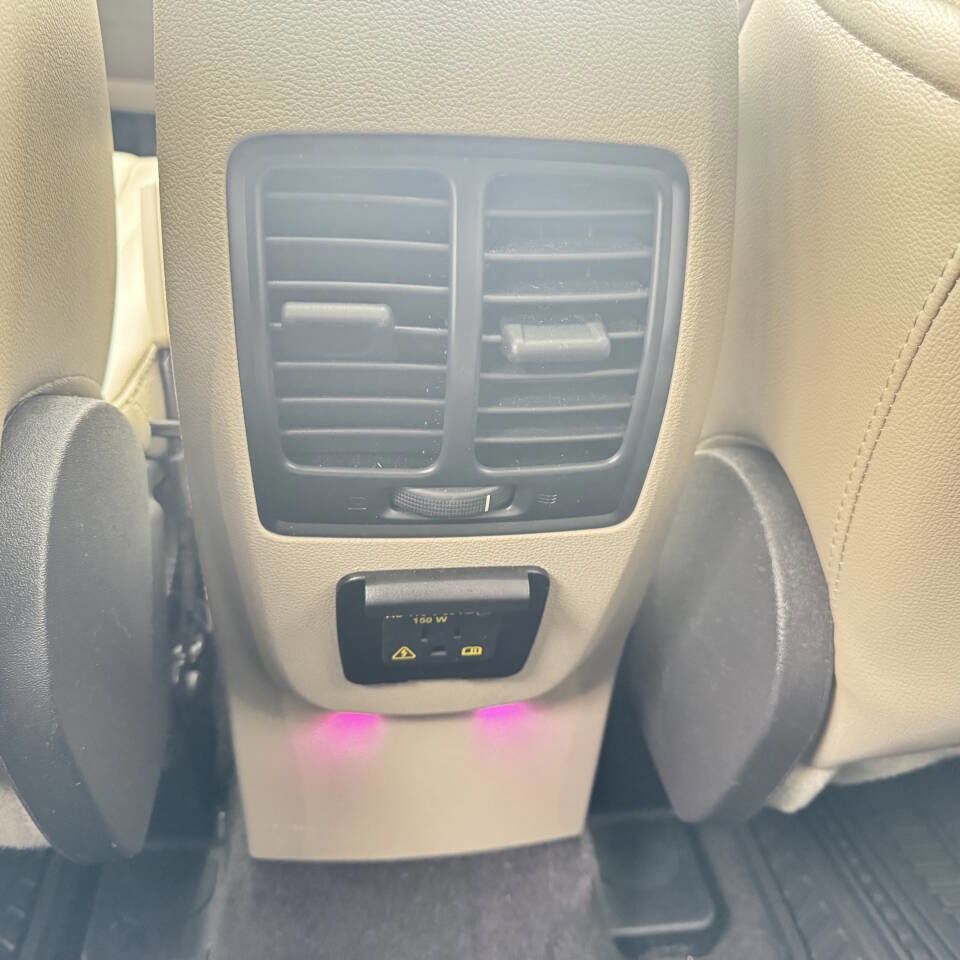 Used 2017 Ford Escape Titanium w/ Equipment Group 301A image 25