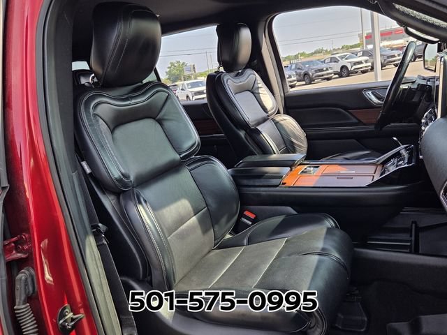 Used 2019 Lincoln Navigator Premiere AWD/4WD image 18