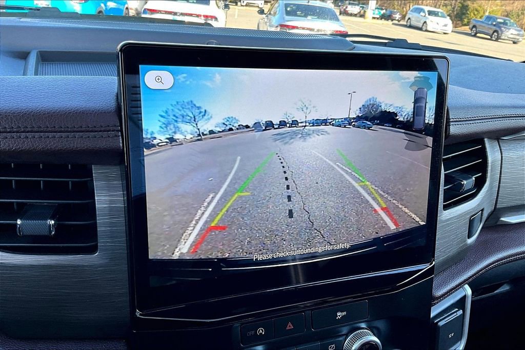 Used 2024 Ford Expedition Limited image 11