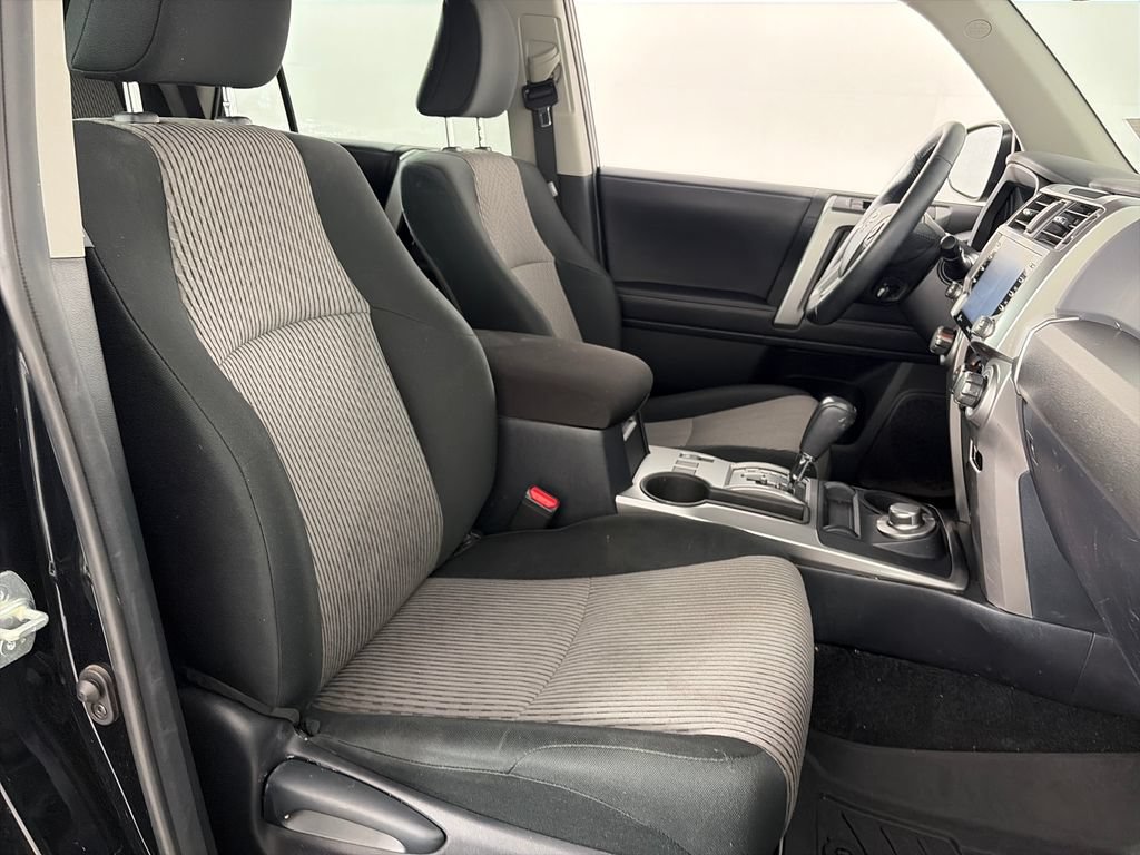 Used 2022 Toyota 4Runner SR5 AWD/4WD image 31