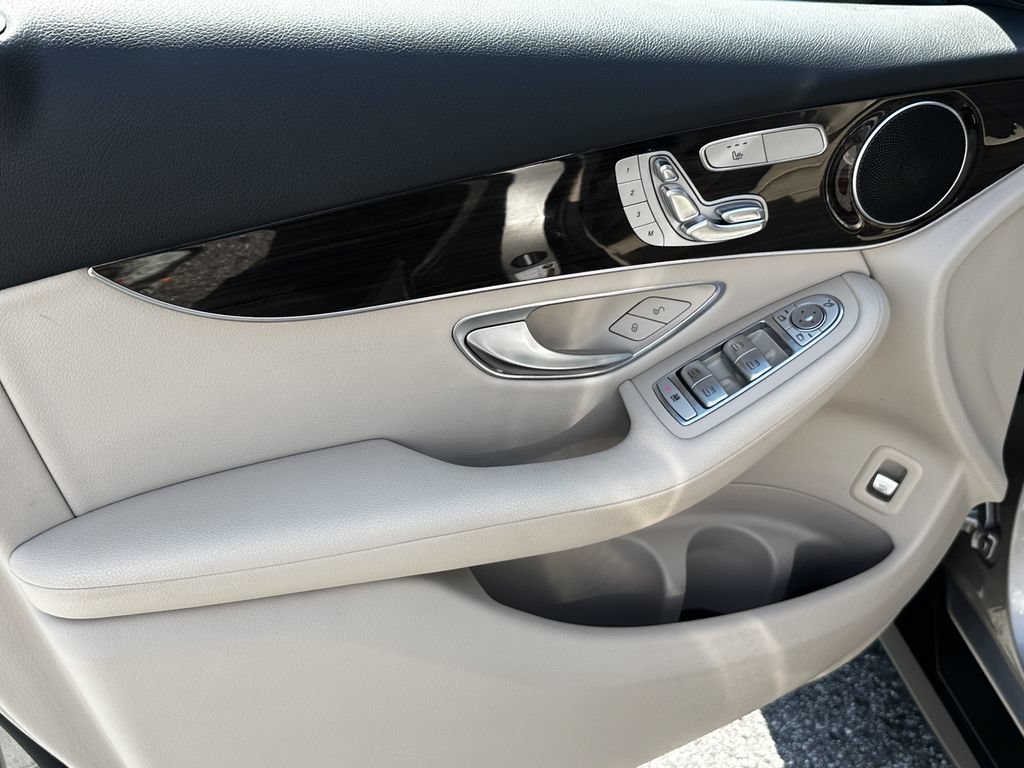 Certified 2021 Mercedes-Benz GLC 300 image 11