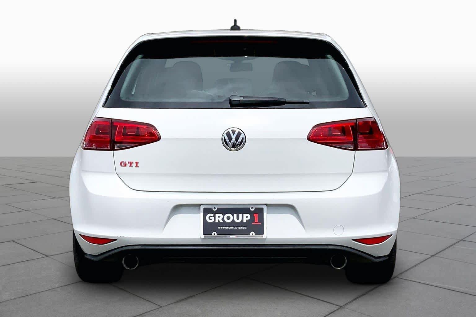 Used 2017 Volkswagen GTI SE FWD image 5