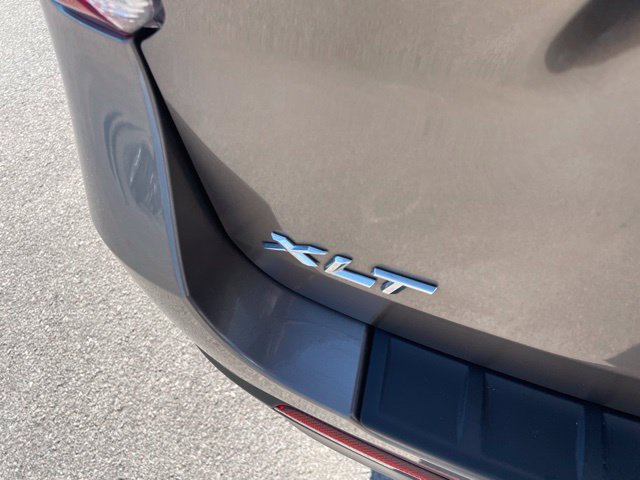 Used 2021 Ford Explorer XLT w/ Equipment Group 202A RWD image 9