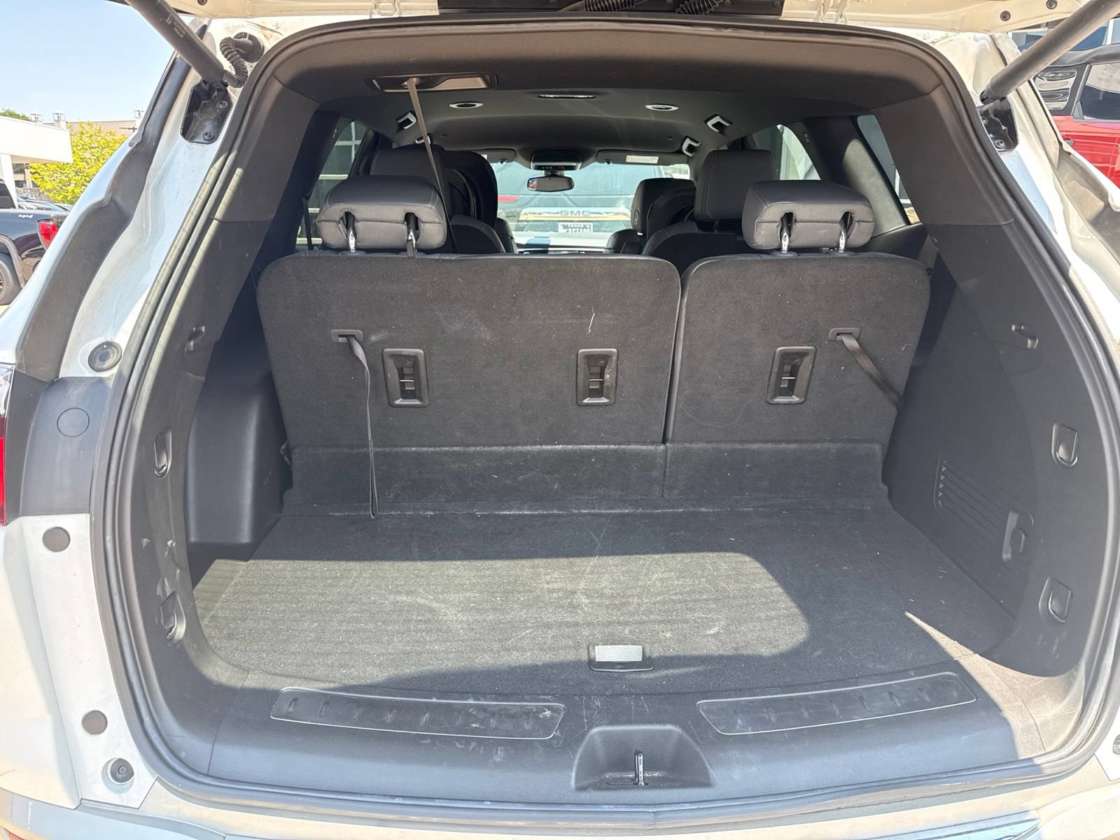 Used 2024 Buick Enclave Essence FWD image 9