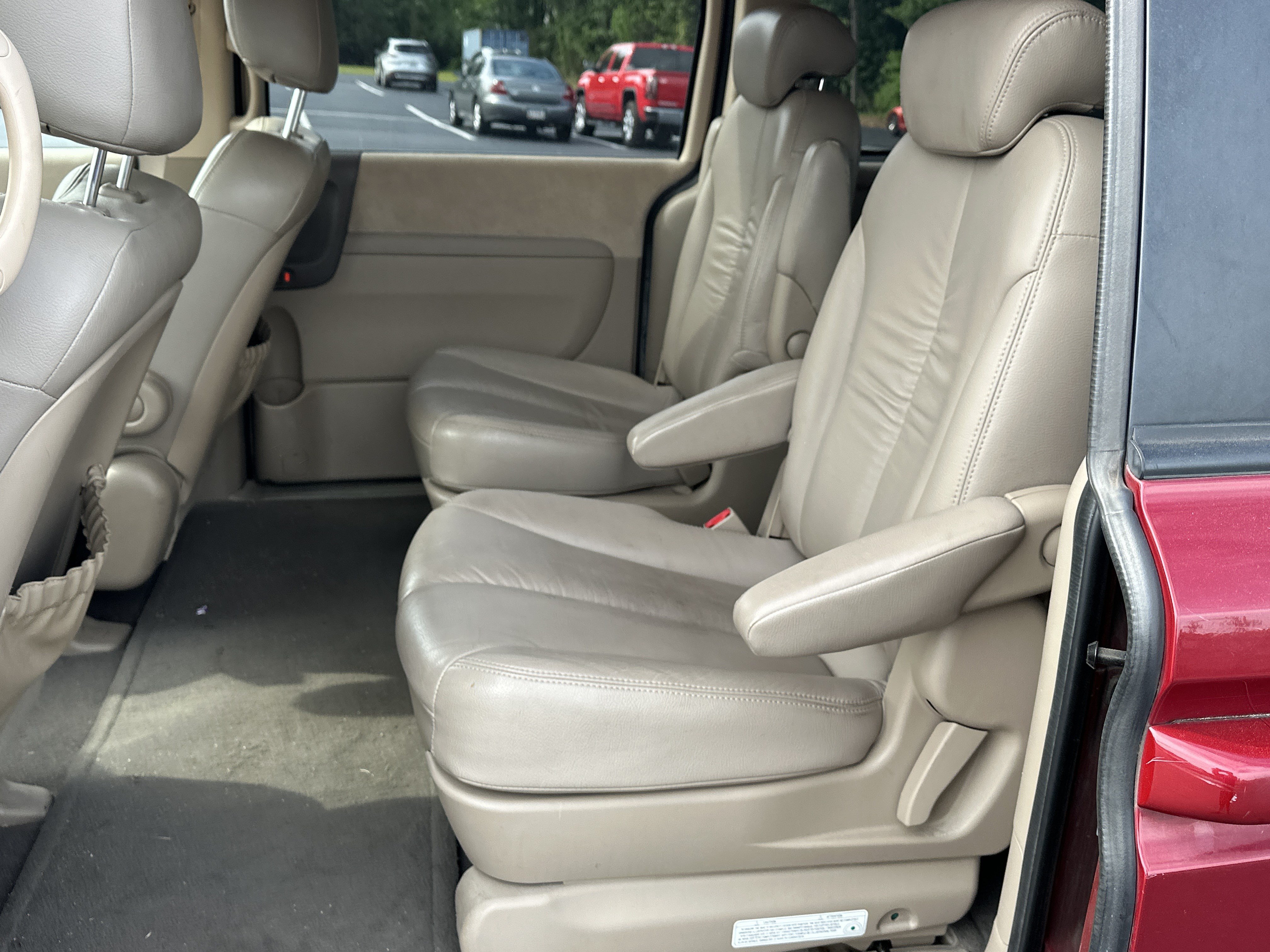 Used 2008 Kia Sedona LX FWD image 16