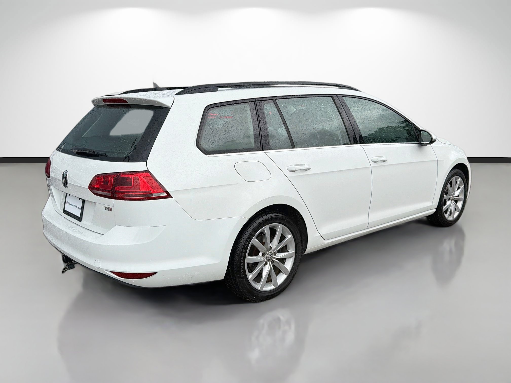 Used 2017 Volkswagen Golf S FWD image 3