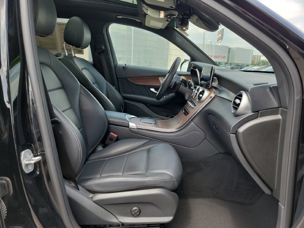 Used 2021 Mercedes-Benz GLC 300 4MATIC image 31