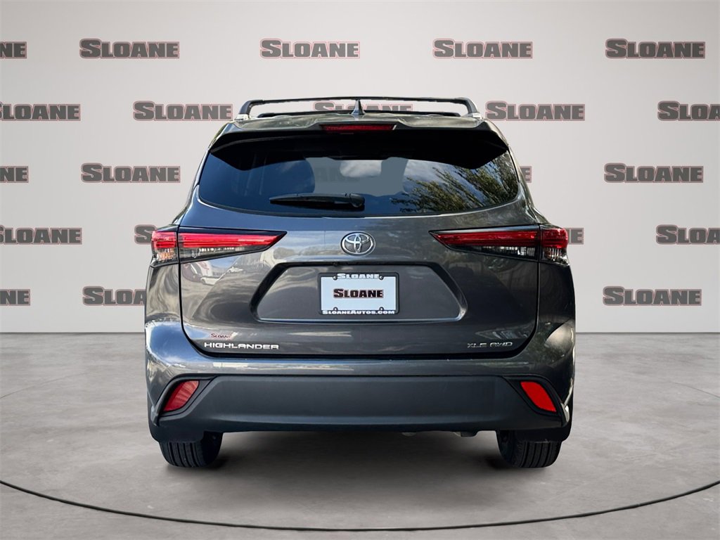 Used 2022 Toyota Highlander XLE image 4