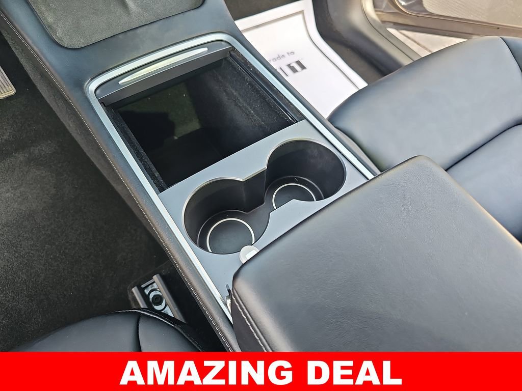 Used 2022 Tesla Model Y Long Range image 27