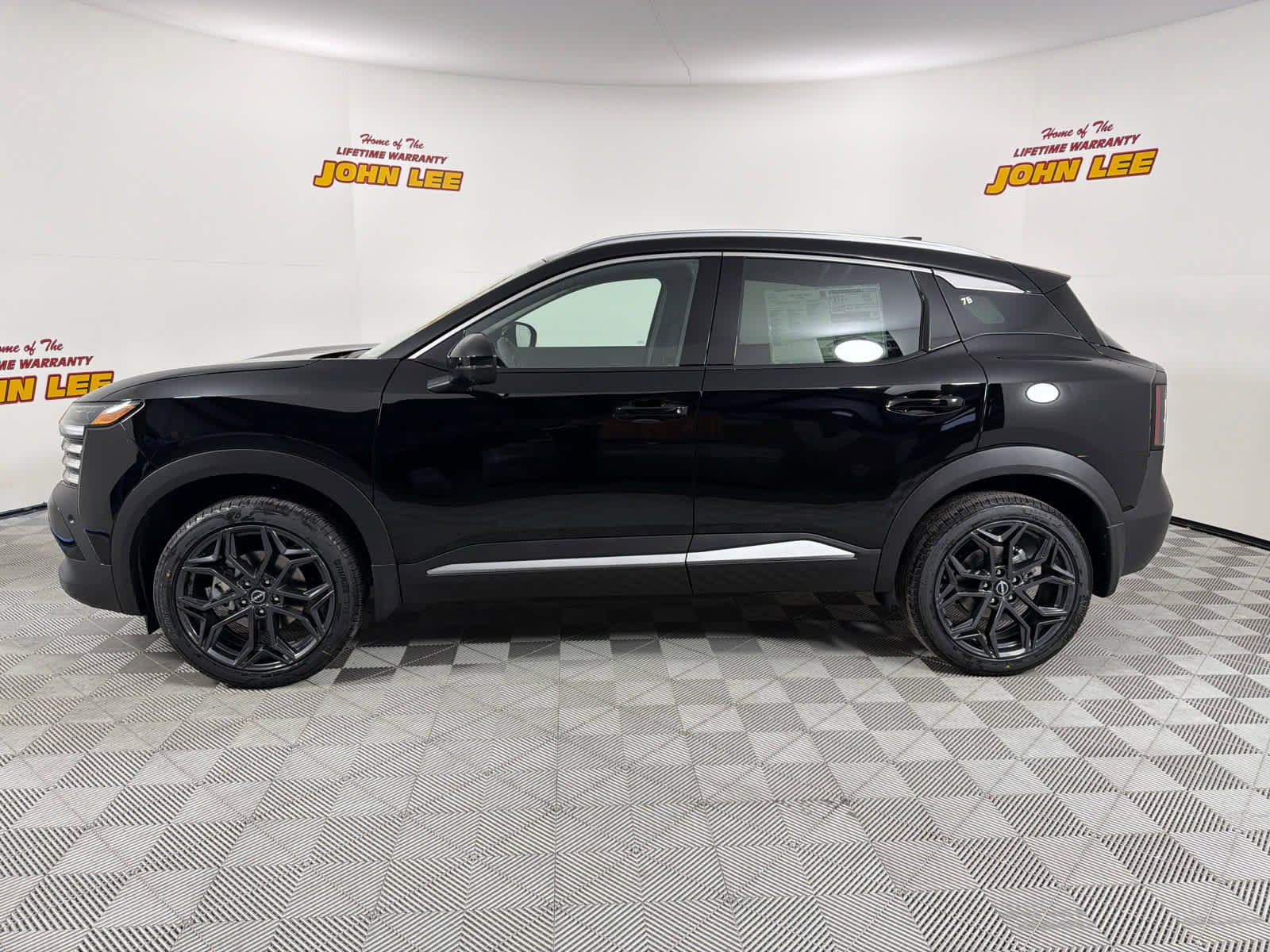 New 2026 Nissan Kicks SR w/ SR Premium Package image 2