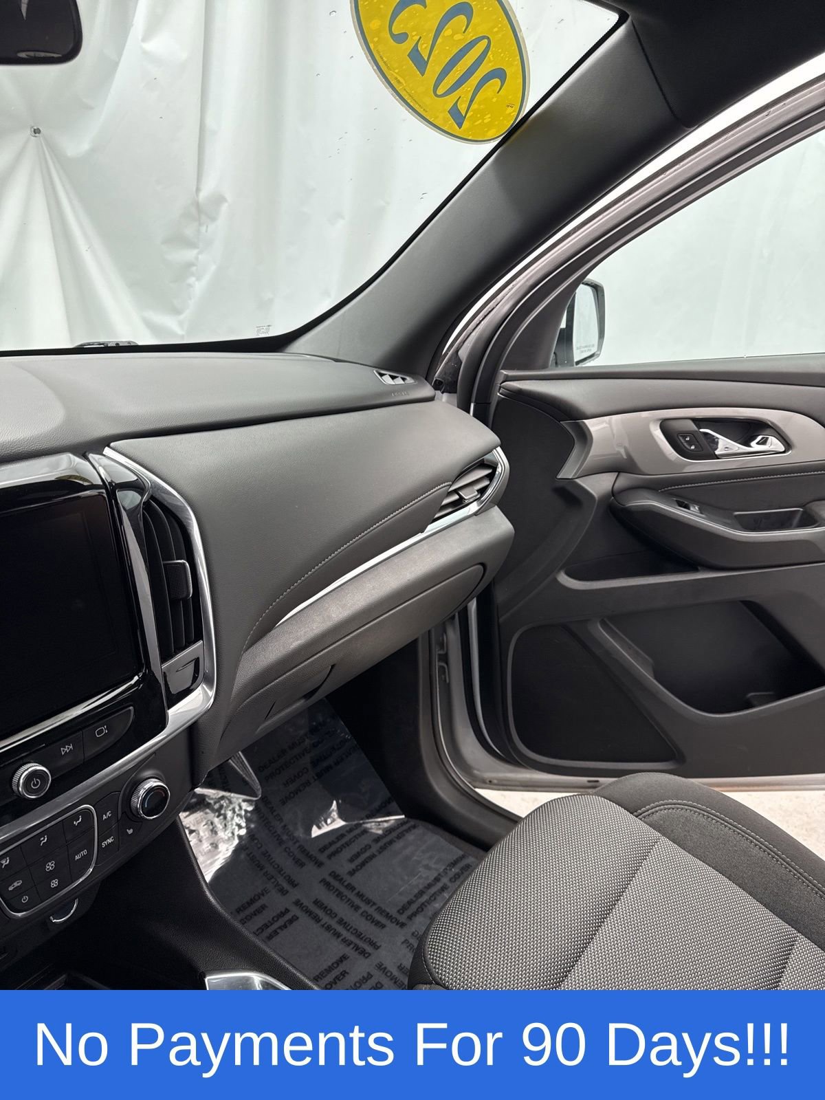 Used 2023 Chevrolet Traverse LT image 21