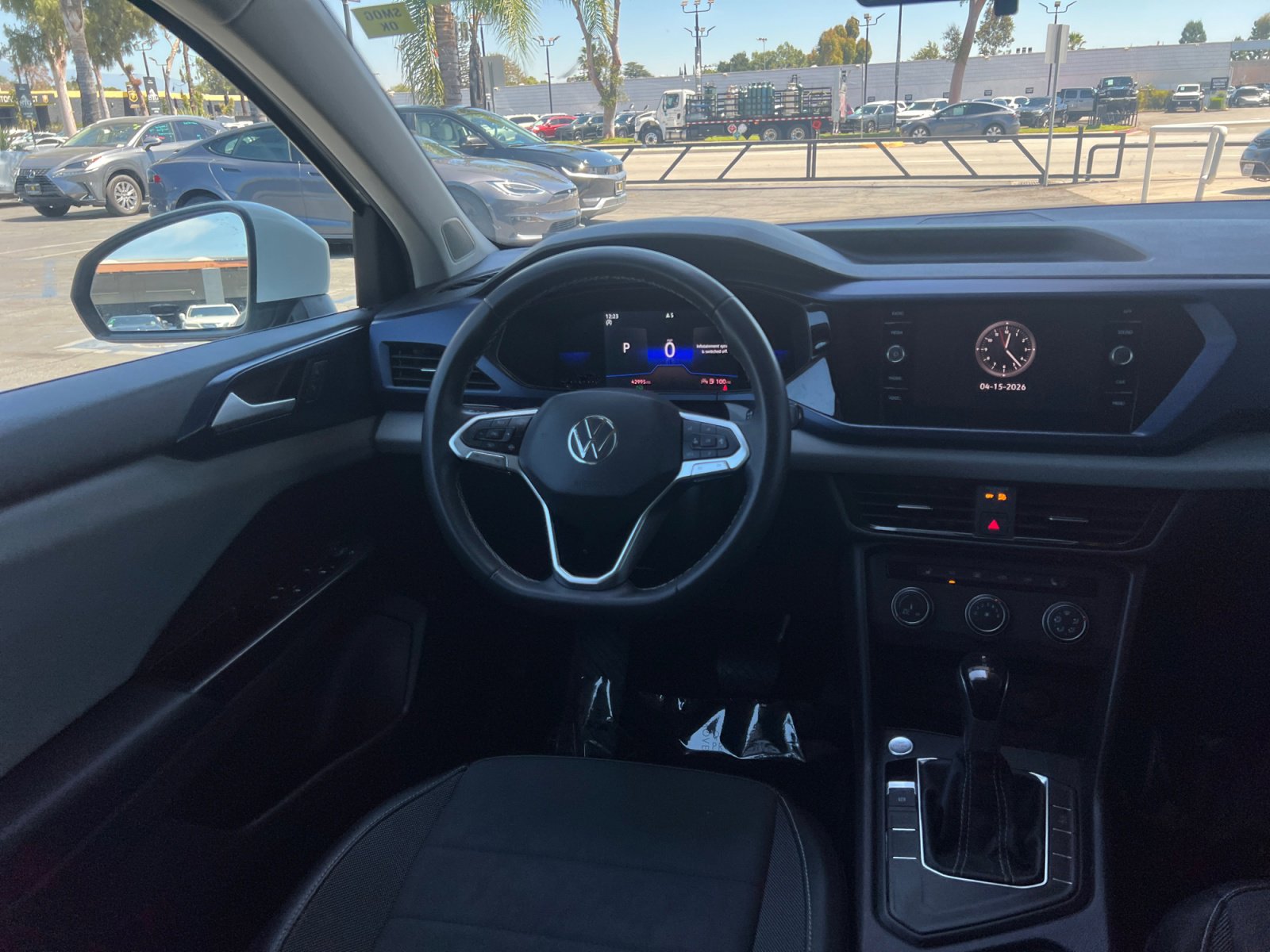 Used 2022 Volkswagen Taos SE FWD image 23