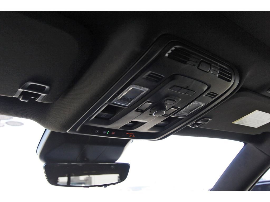 Used 2023 Cadillac Escalade Premium Luxury image 11