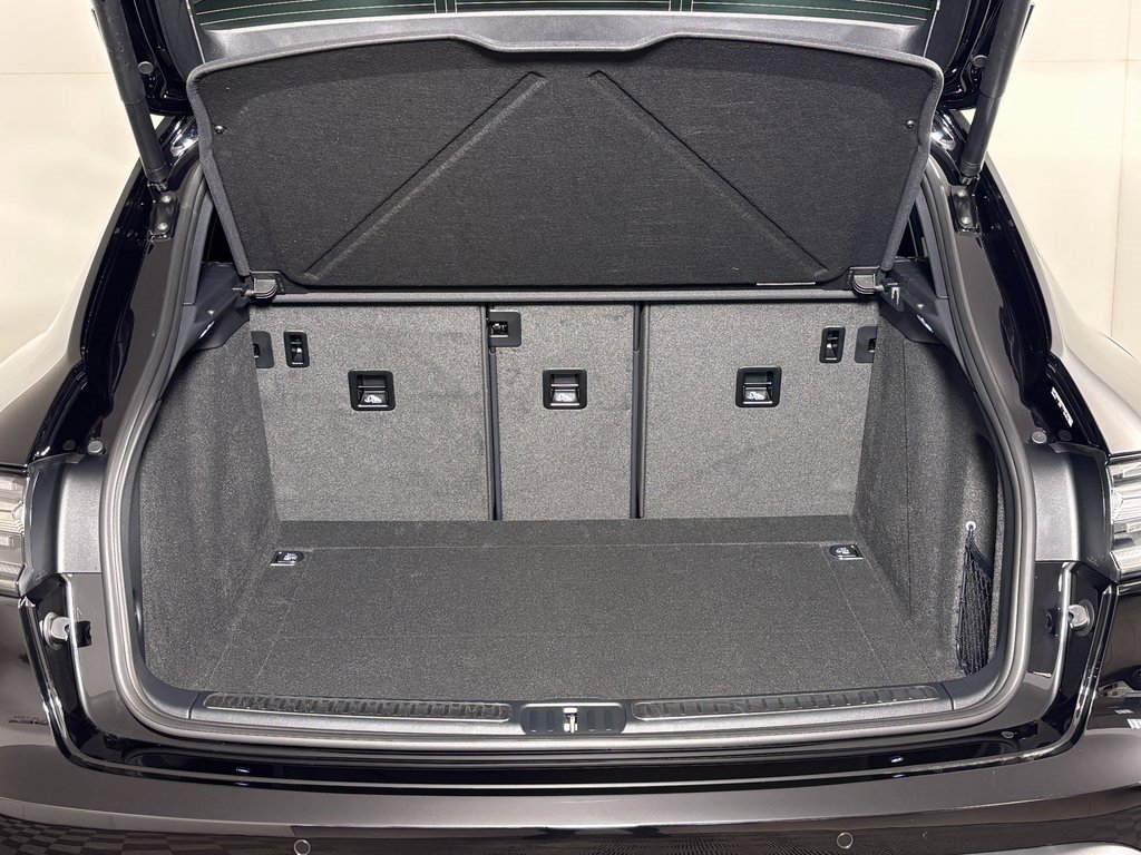 New 2026 Porsche Macan Turbo image 14