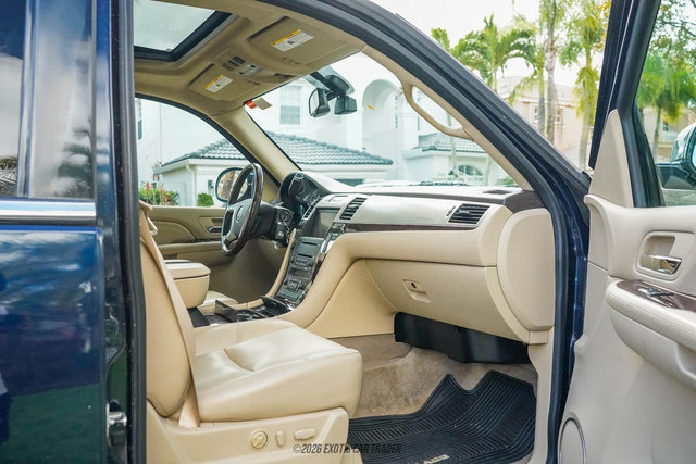 Used 2009 Cadillac Escalade AWD image 72