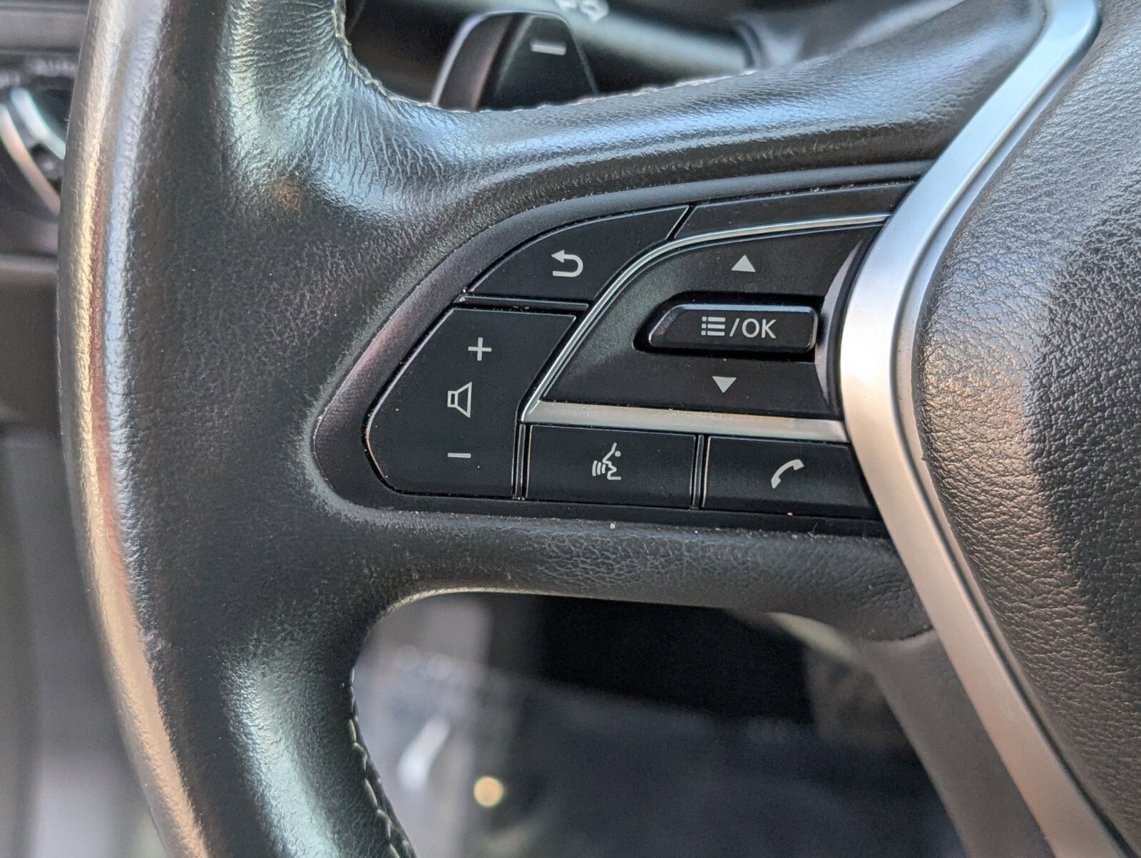 Used 2021 INFINITI QX50 Luxe w/ Appearance Package FWD image 34