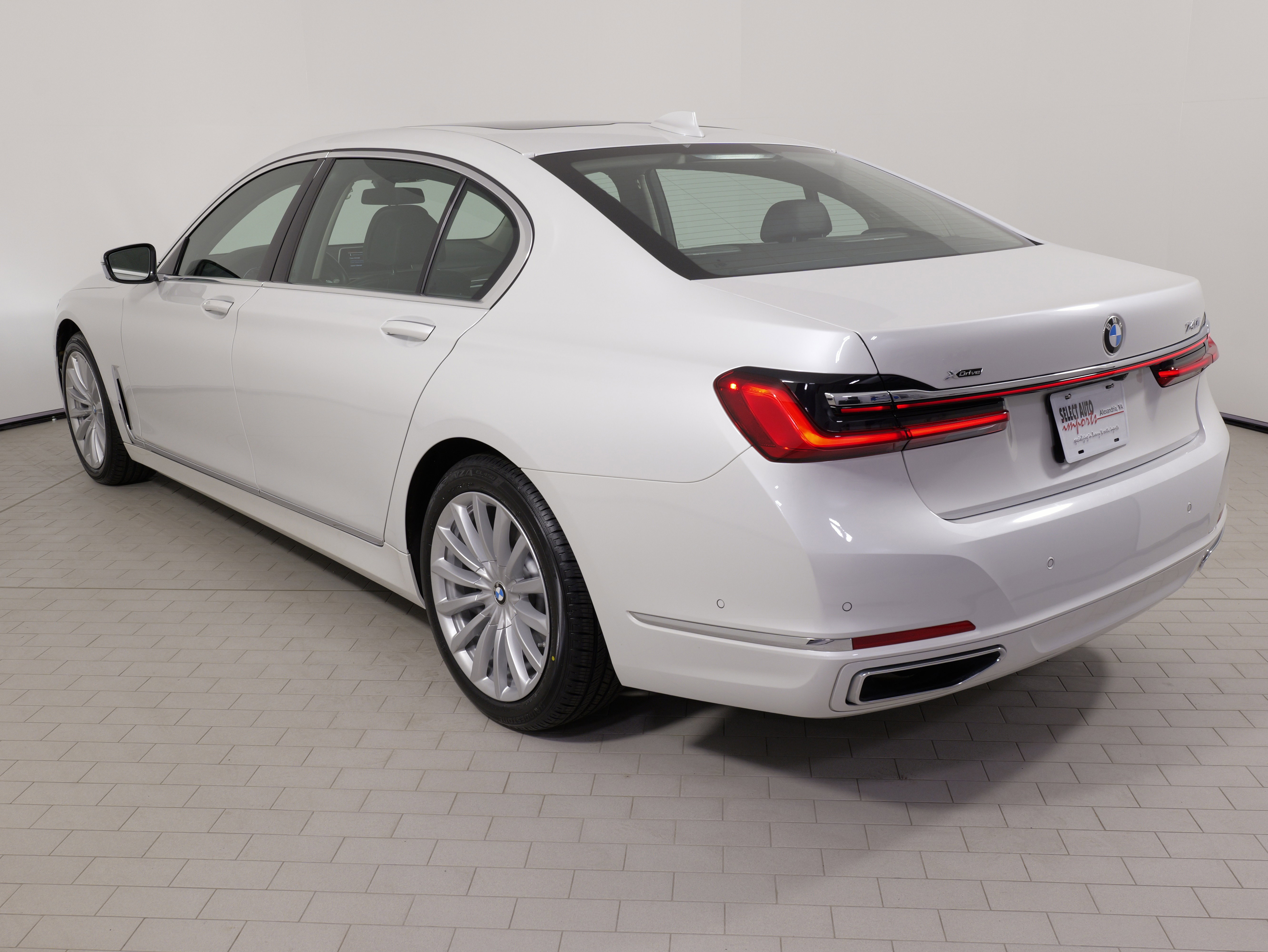 Used 2022 BMW 740i xDrive image 15
