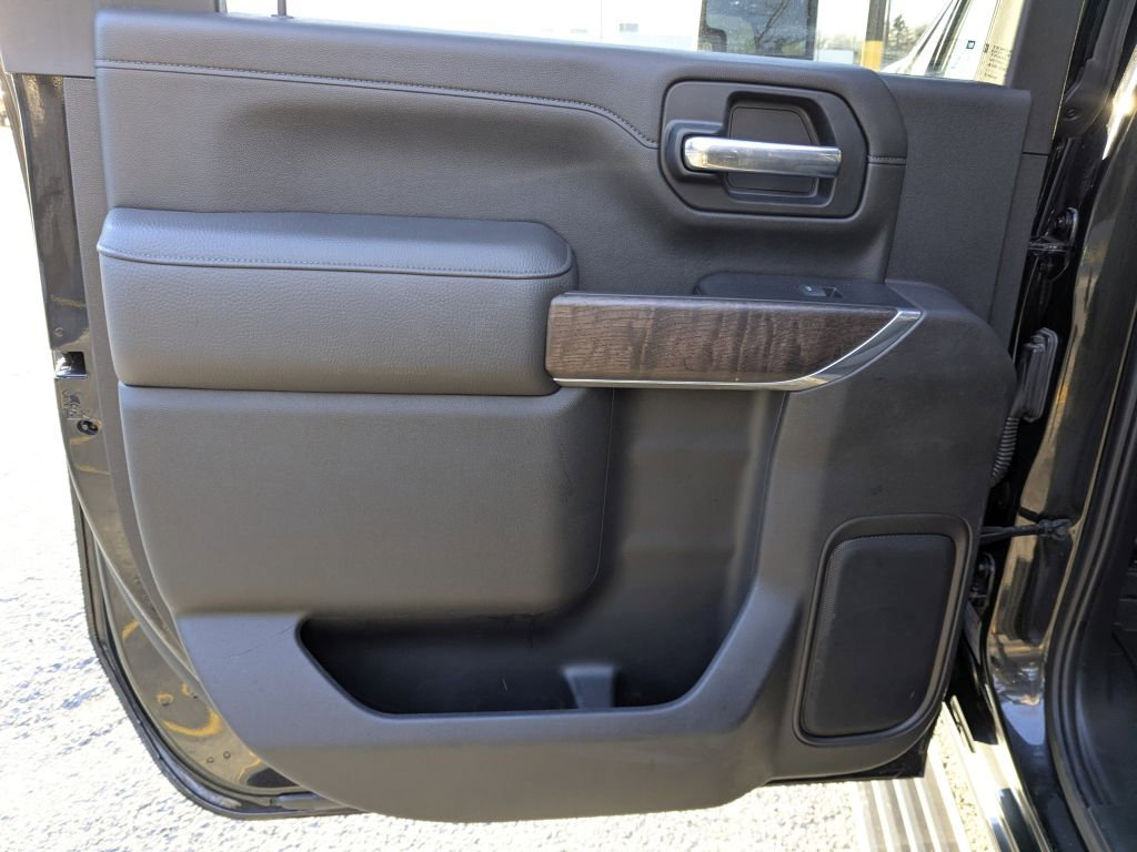 Certified 2022 GMC Sierra 3500 Denali w/ Denali Black Diamond Edition image 29