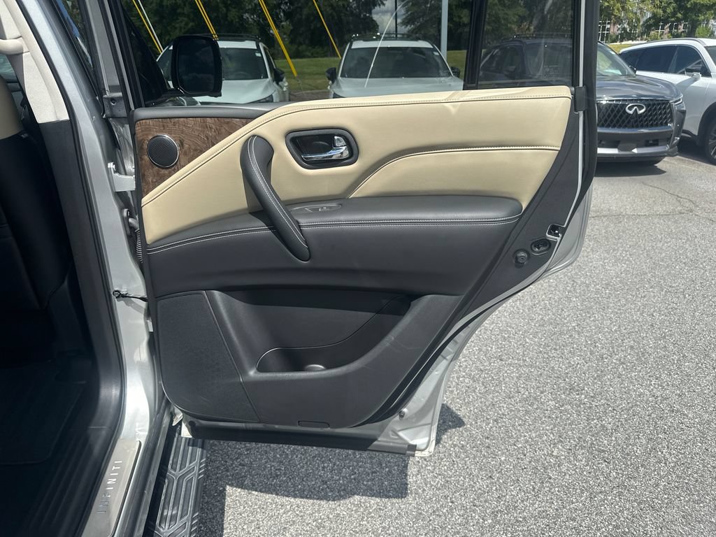 Used 2023 INFINITI QX80 Premium Select w/ All-Season Package RWD image 14