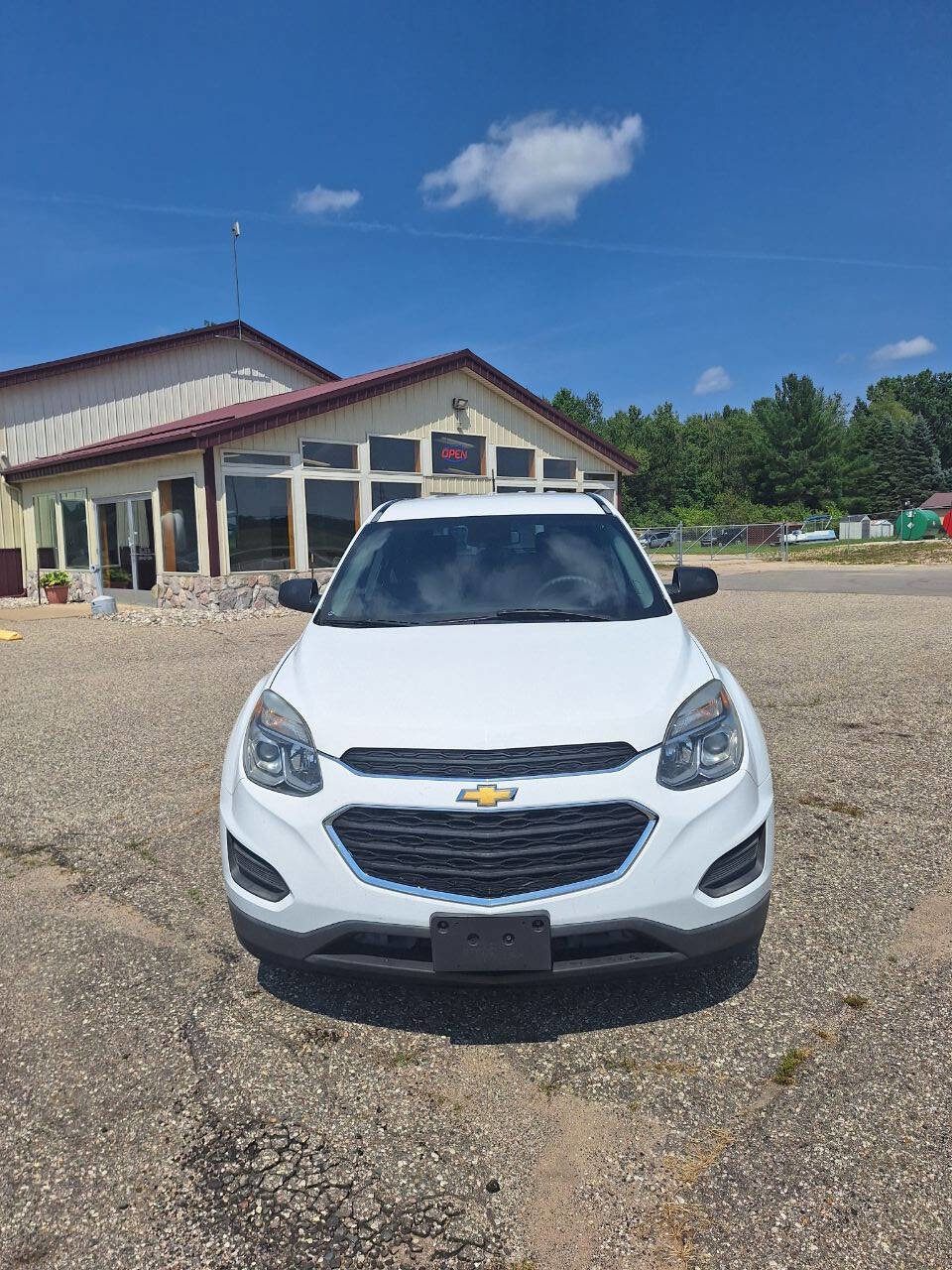 Used 2017 Chevrolet Equinox LS image 3