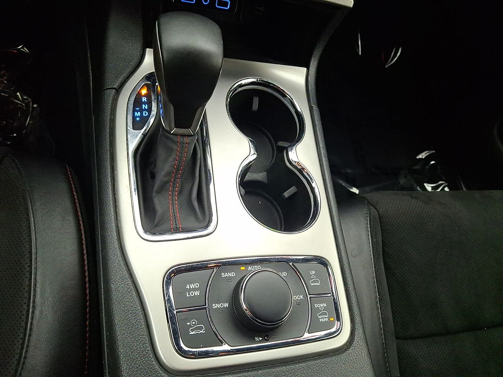 Used 2019 Jeep Grand Cherokee Trailhawk AWD/4WD image 12