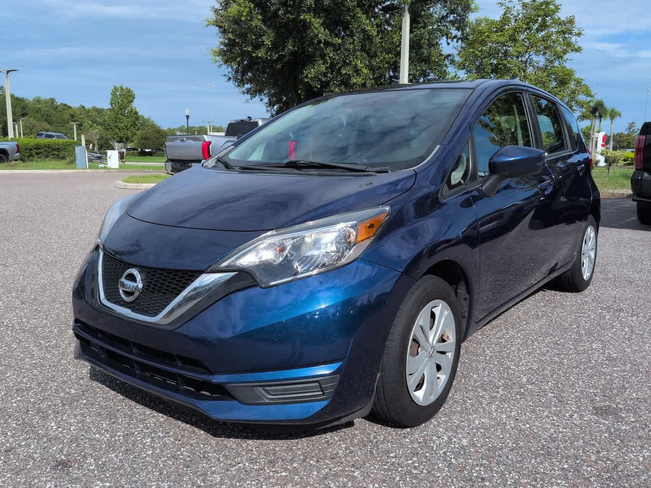 Used 2017 Nissan Versa Note SV FWD image 2