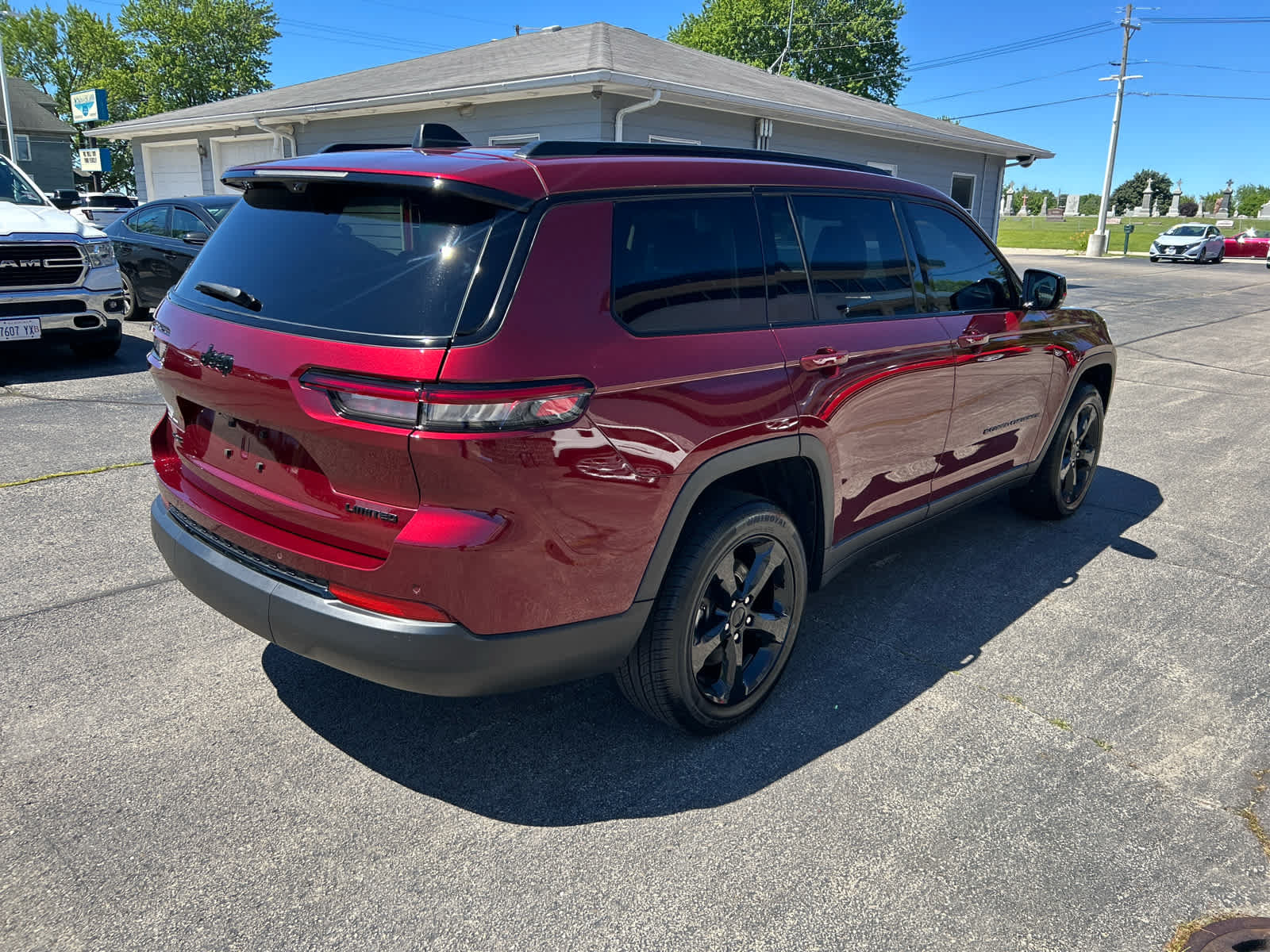 Used 2023 Jeep Grand Cherokee L Limited w/ Luxury Tech Group II AWD/4WD image 5