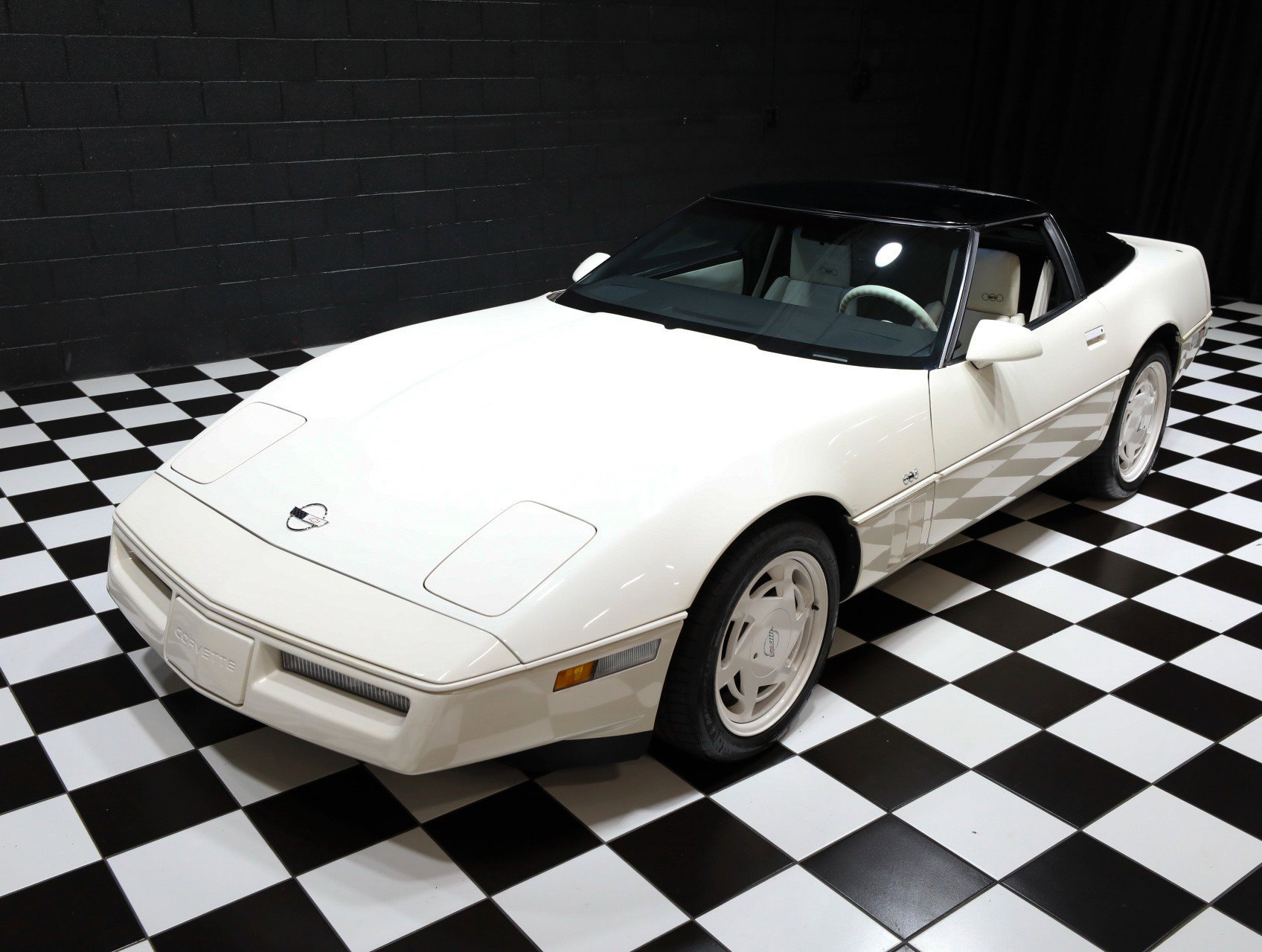 Used 1988 Chevrolet Corvette Coupe image 5