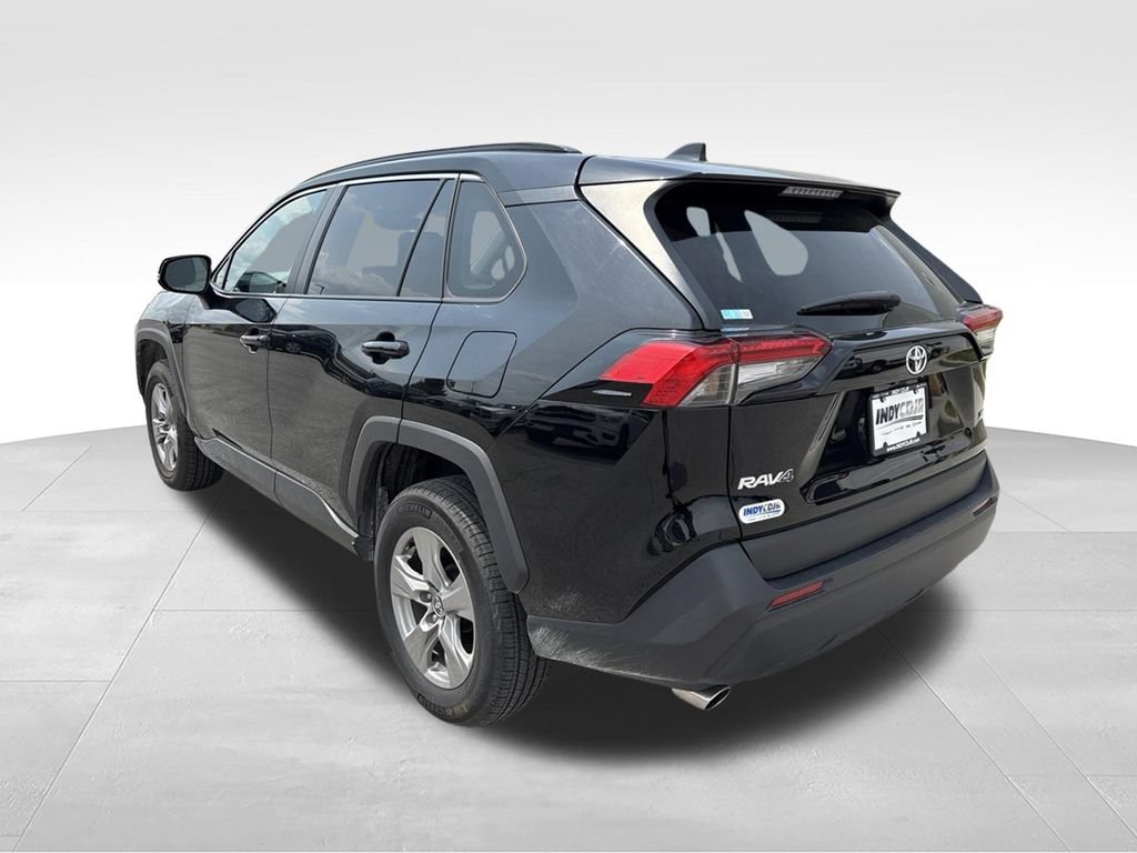 Used 2025 Toyota RAV4 XLE FWD image 6