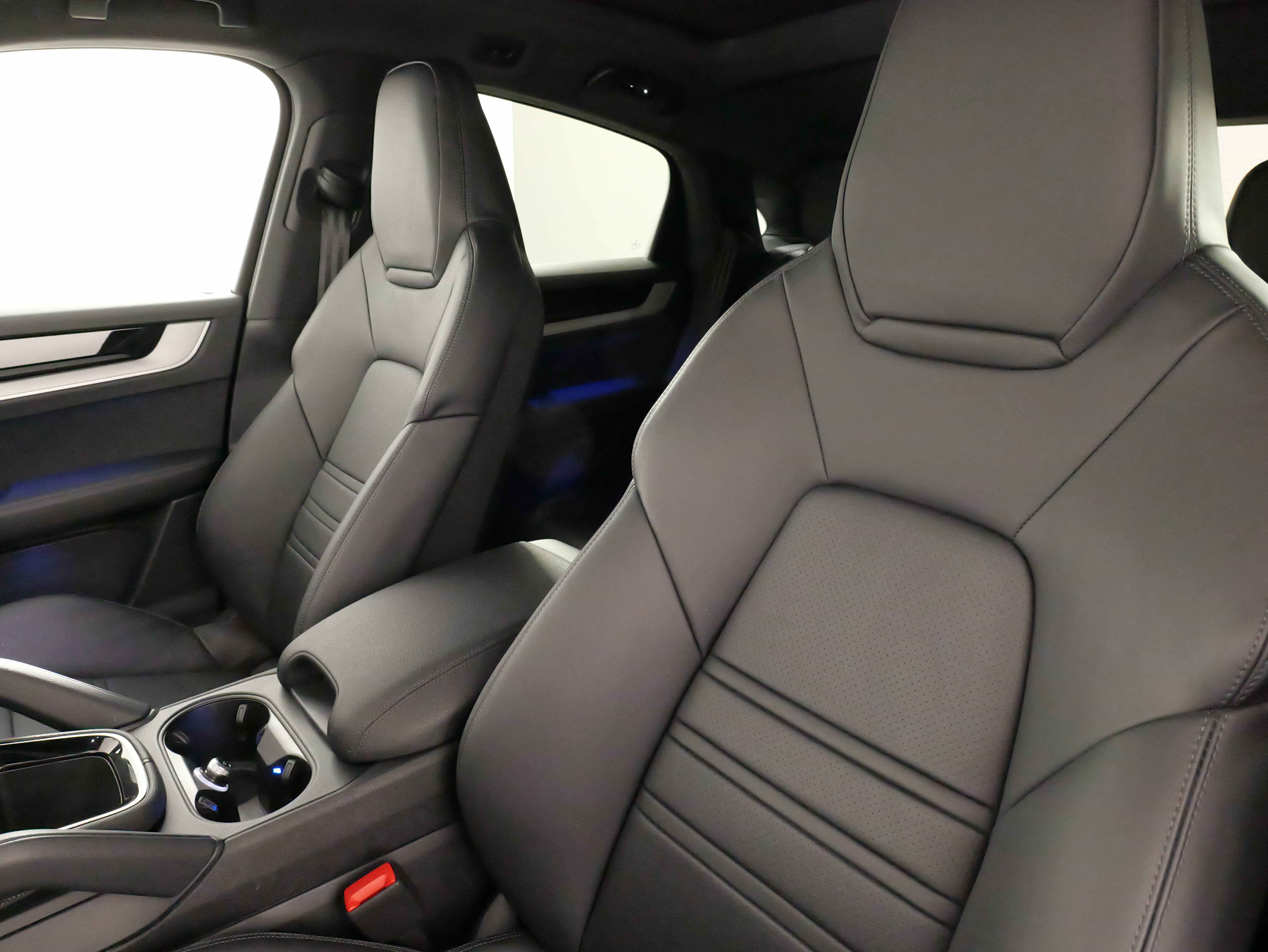 Used 2024 Porsche Cayenne S AWD/4WD image 31