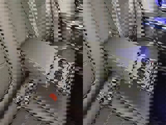 Used 2025 Mercedes-Benz GLC 350e GLC 350e image 37