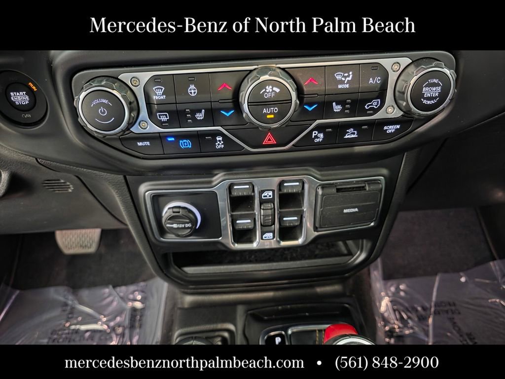 Used 2023 Jeep Wrangler Unlimited Sahara image 23