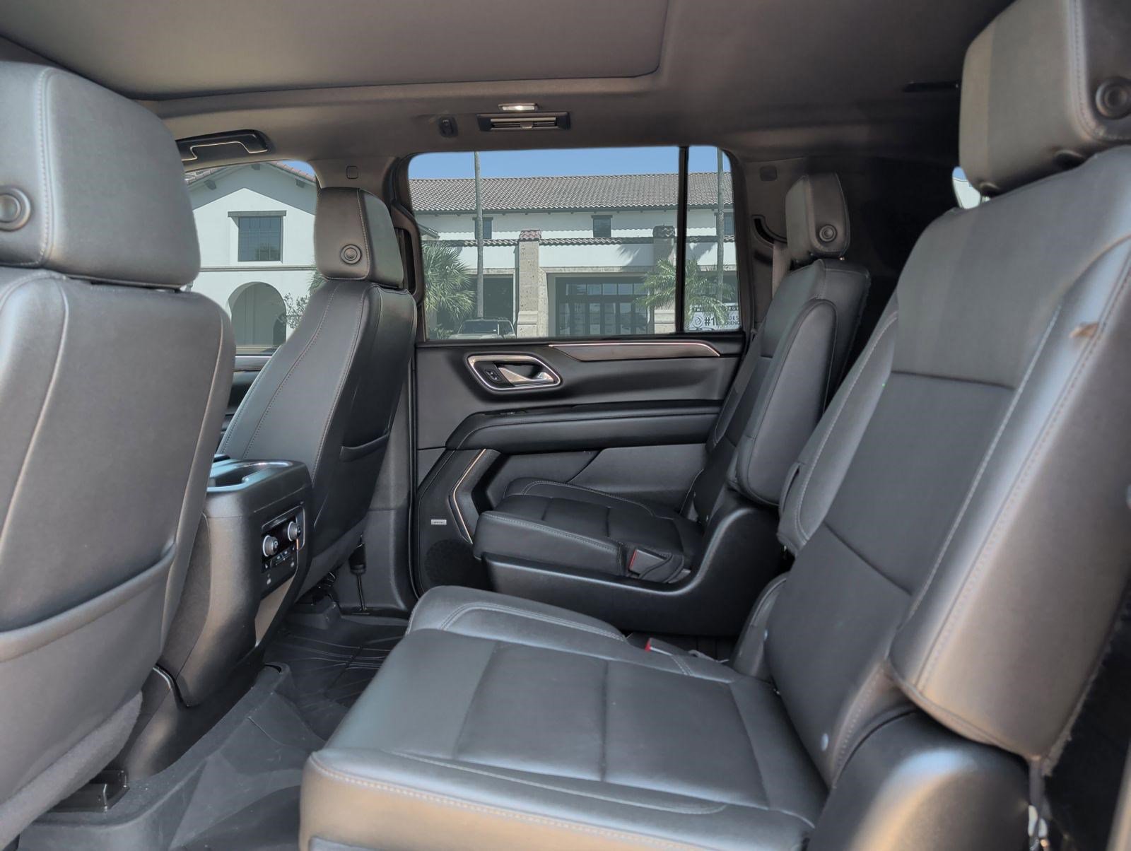 Used 2023 Chevrolet Suburban Z71 w/ Luxury Package image 22