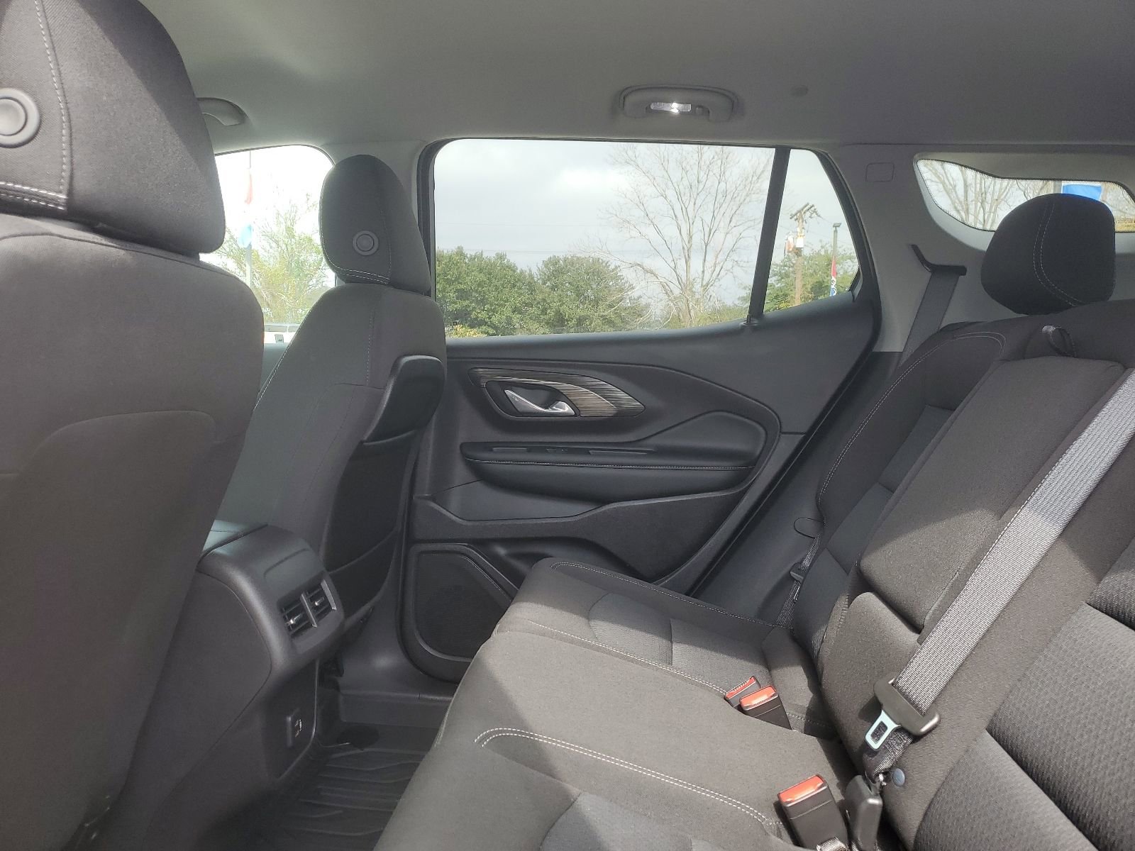 Certified 2024 GMC Terrain SLE w/ Driver Convenience Package image 12