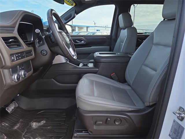 Used 2022 GMC Yukon SLT w/ SLT Luxury Package image 13