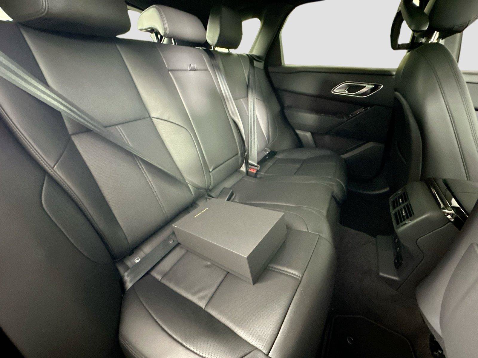 Certified 2026 Land Rover Range Rover Velar Dynamic SE AWD/4WD image 27