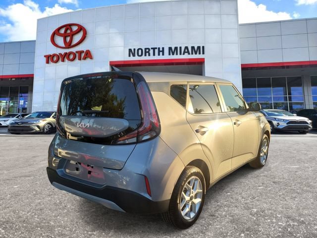 Used 2023 Kia Soul LX w/ LX Technology Package FWD image 4