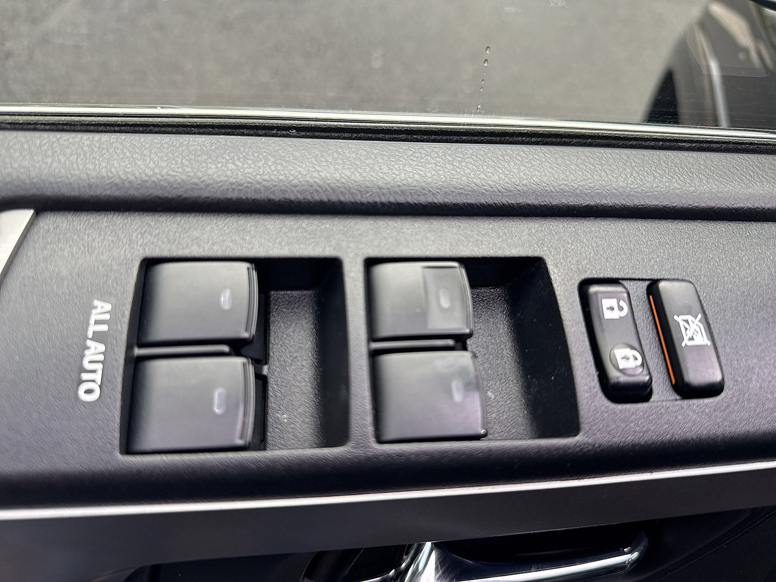 Used 2018 Toyota 4Runner Limited AWD/4WD image 32